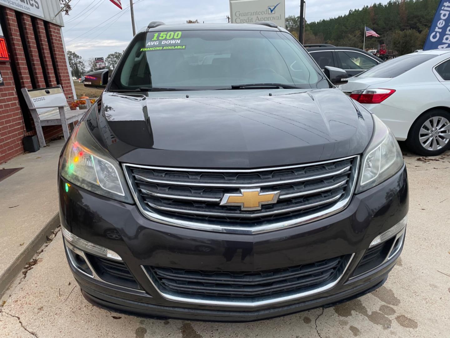 2017 Gray /Gray Chevrolet Traverse (1GNKRHKD2HJ) with an 3.6L engine, Auto transmission, located at 204 Hwy. 16 East, Carthage, MS, 39051, (601) 267-7277, 0.000000, 0.000000 - Photo#2